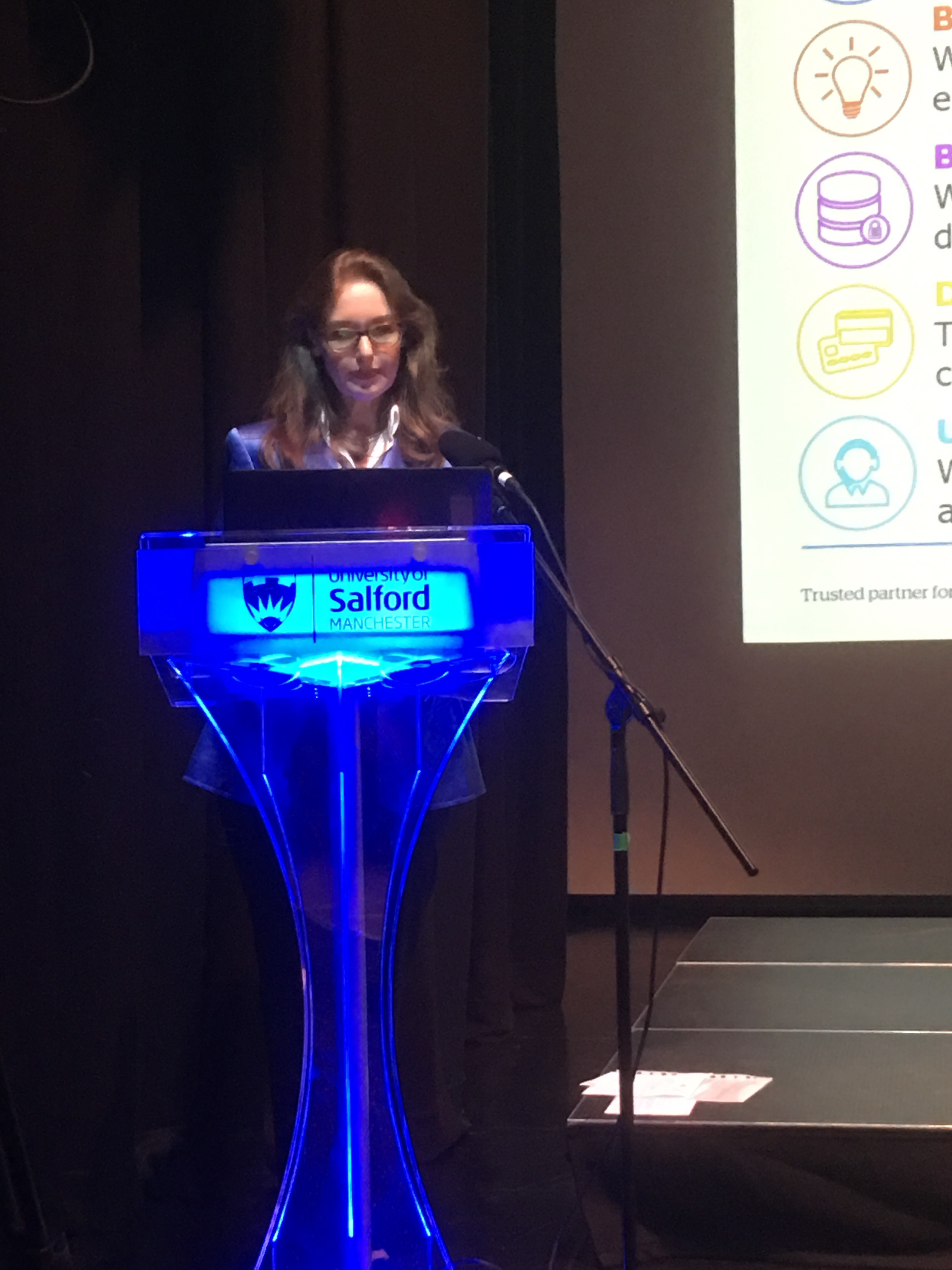 Kongress Manchester: Frau Dr. Berit Schubert während ihres Vortrages